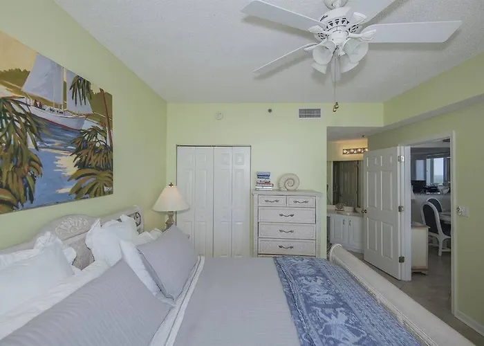 Apartment Club C1001 Amazing Corner Unit *